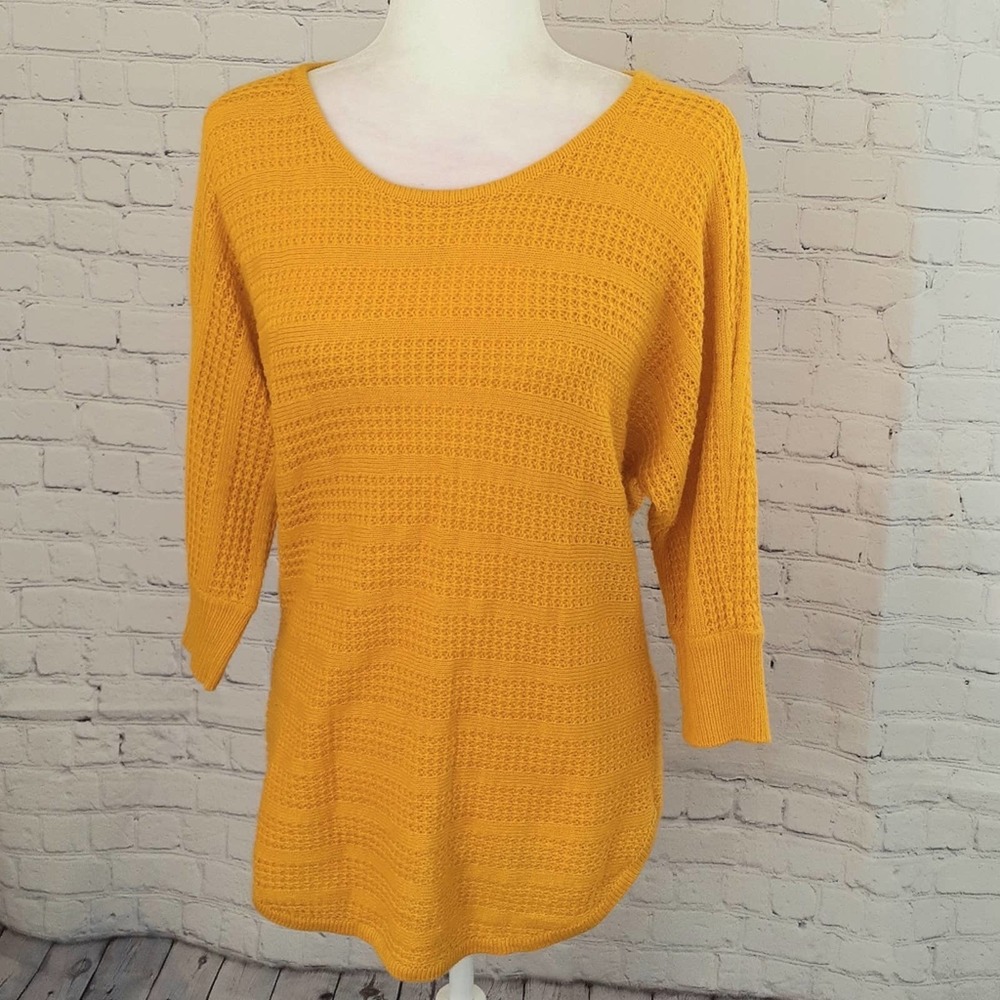 Lee Long Sleeve Gold High Low Pullover Sweater Size M Scoop Neck